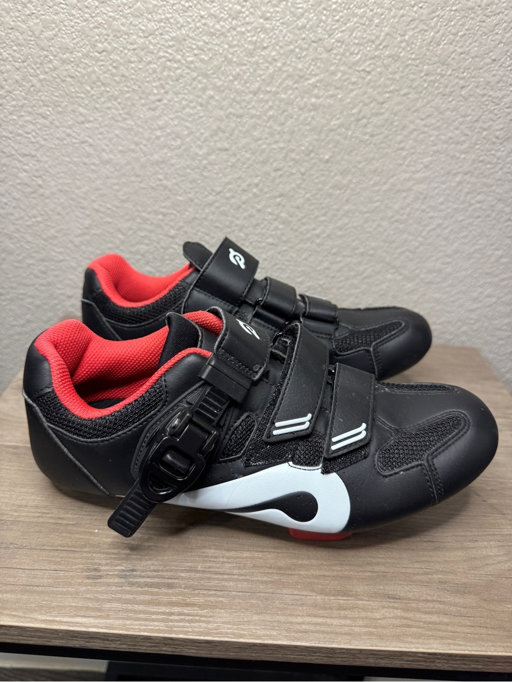 Peloton Cycling Shoes Black Red 3-Bolt Delta Clip Indoor Spin Shoes Women’s 8
